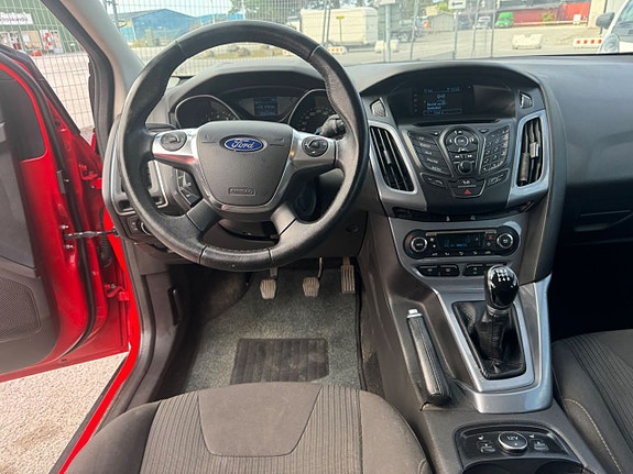 Ford Focus 9 of 17