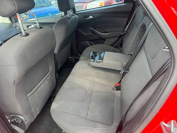 Ford Focus 10 of 17