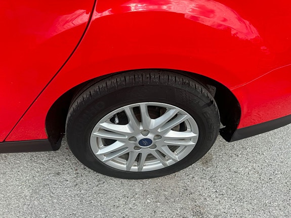 Ford Focus 13 of 17