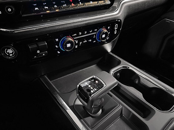 Chevrolet Silverado 1500 11 of 16