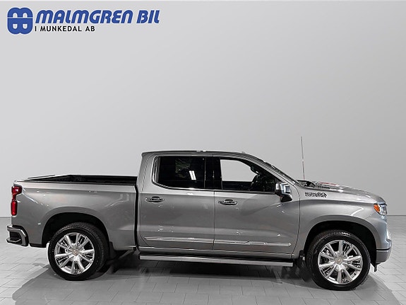 Chevrolet Silverado 1500 2 of 5