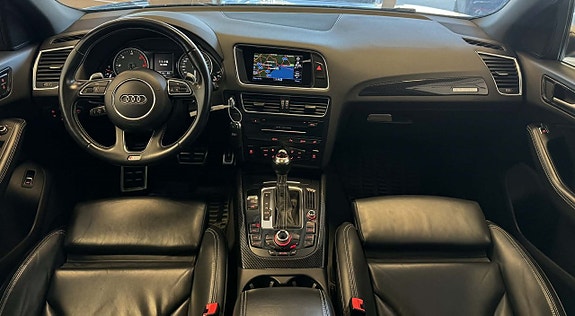 Audi Q5 2 of 5