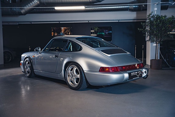 Porsche 911 3 of 5