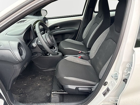 Toyota Aygo X 23 of 30