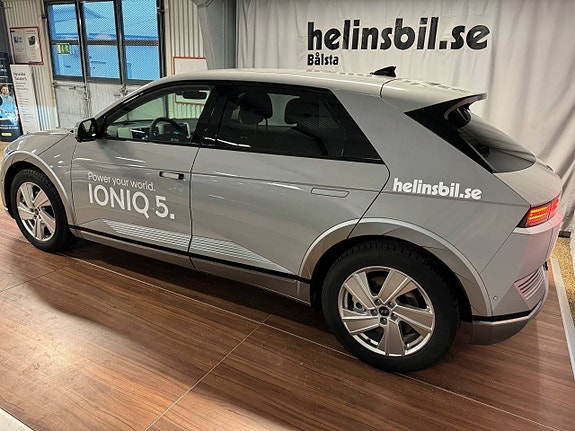 Hyundai Ioniq 5 2 of 9