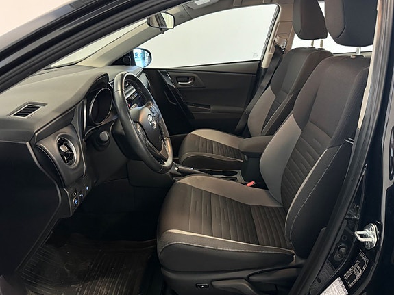 Toyota Auris 12 of 23
