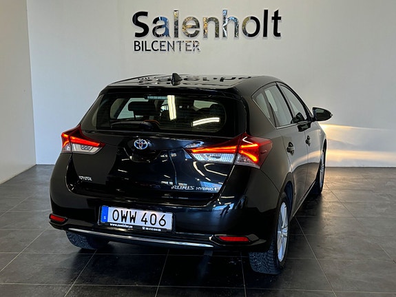 Toyota Auris 5 of 23