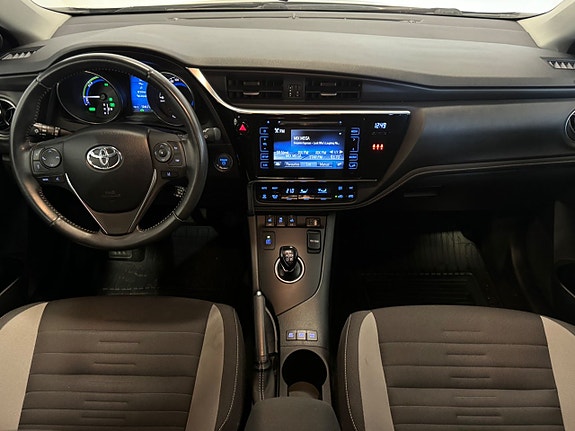 Toyota Auris 15 of 23