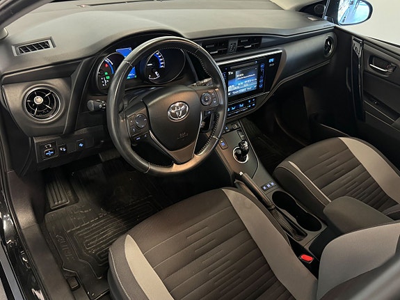 Toyota Auris 11 of 23