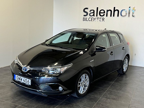 Toyota Auris 2 of 23