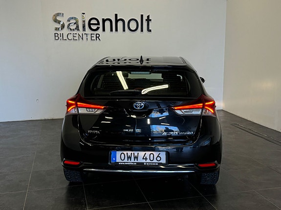 Toyota Auris 7 of 23