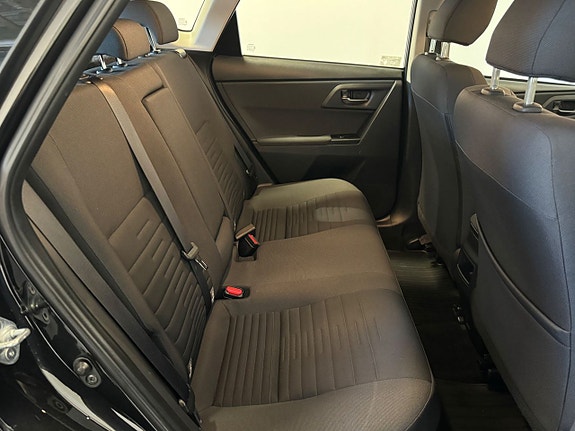 Toyota Auris 22 of 23