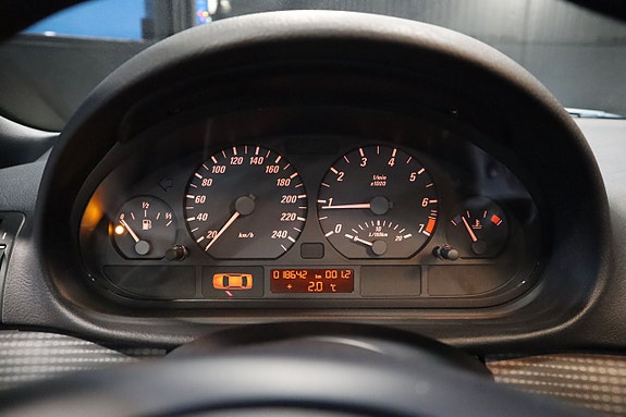 BMW 318 12 of 27