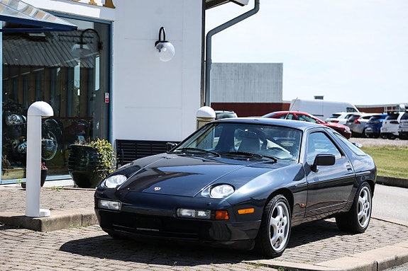 Porsche 928 4 of 13