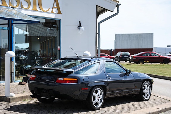 Porsche 928 7 of 13