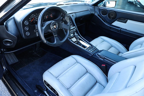 Porsche 928 10 of 13
