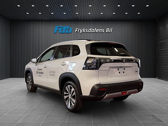 Suzuki S-Cross 4 of 11