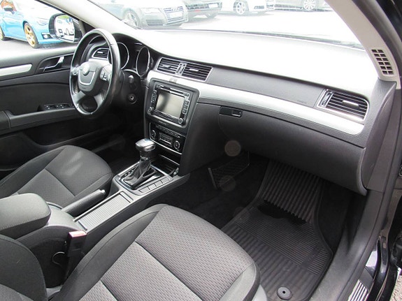 Skoda Superb 9 of 24