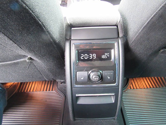 Skoda Superb 14 of 24