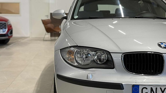 BMW 118d 4 of 5