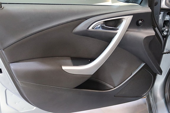 Opel Astra 15 of 20