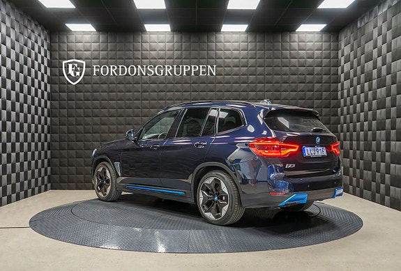 BMW iX3 4 of 25