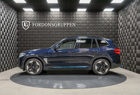 BMW iX3 2 of 25
