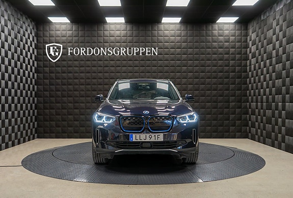 BMW iX3 10 of 25