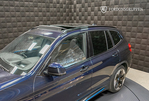 BMW iX3 3 of 25