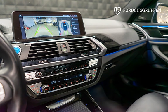 BMW iX3 20 of 25