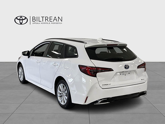 Toyota Corolla 2 of 13