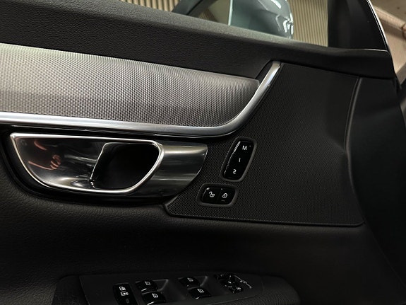 Volvo V90 Cross Country 21 of 28