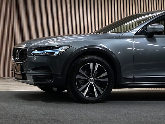 Volvo V90 Cross Country 6 of 28