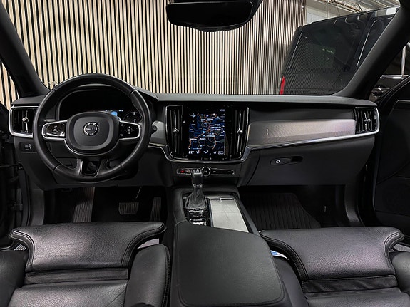 Volvo V90 Cross Country 14 of 28