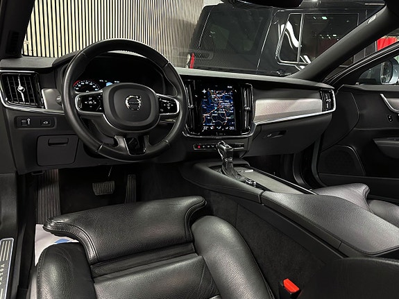 Volvo V90 Cross Country 13 of 28