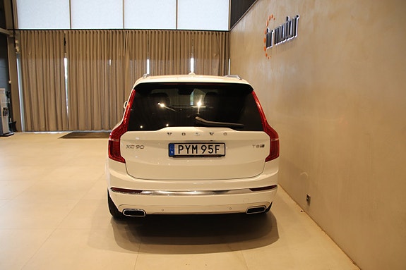 Volvo XC90 5 of 22