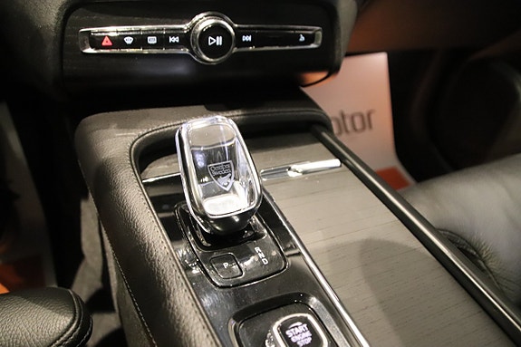 Volvo XC90 16 of 22