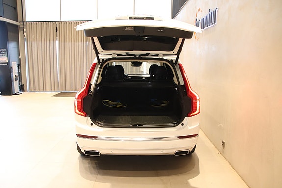 Volvo XC90 6 of 22