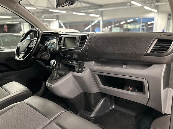 Opel Vivaro 12 of 25