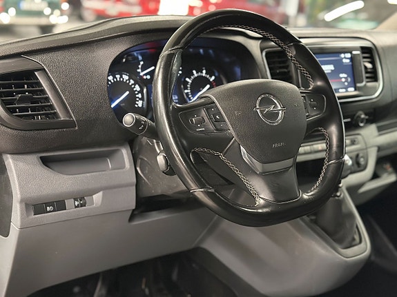 Opel Vivaro 16 of 25