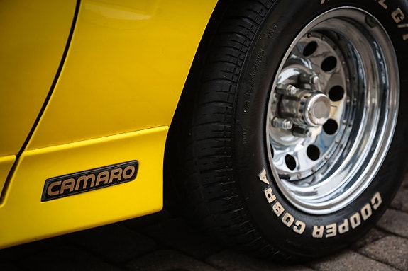 Chevrolet Camaro 8 of 15