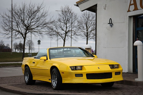 Chevrolet Camaro 2 of 15