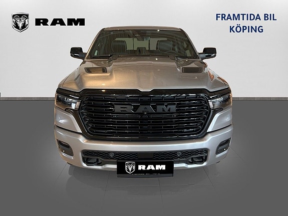Dodge RAM 1500 2 of 5