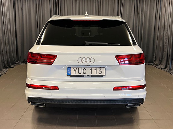 Audi Q7 6 of 25