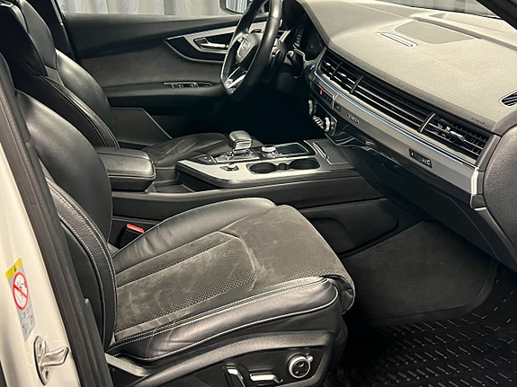 Audi Q7 10 of 25