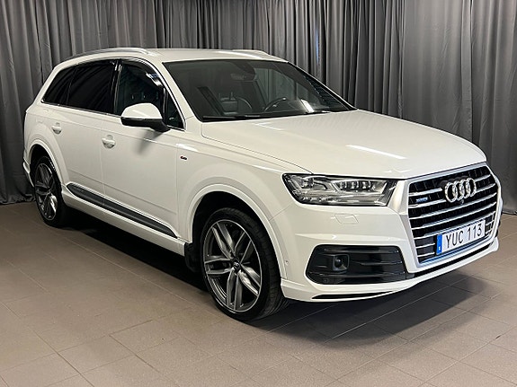 Audi Q7 4 of 5