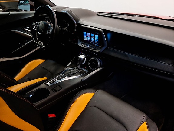 Chevrolet Camaro SS 11 of 19