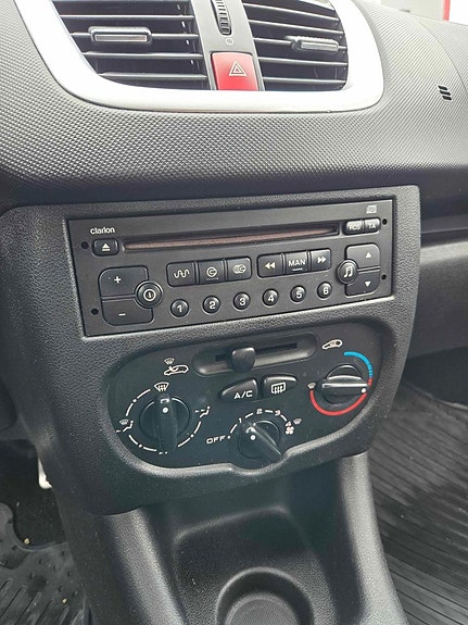Peugeot 206+ 12 of 12