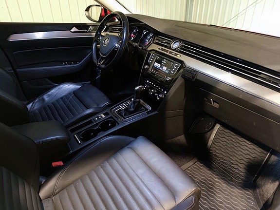 Volkswagen Passat 2.0 TDI 4Motion 190hk Executive 1-Ägare 9 of 18