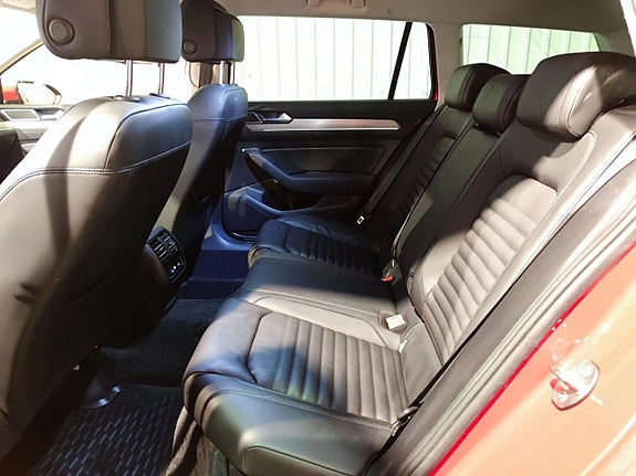Volkswagen Passat 2.0 TDI 4Motion 190hk Executive 1-Ägare 16 of 18